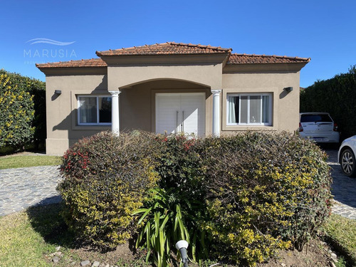 Imagen 1 de 30 de Casa Venta 2 Dormitorios En Barrio Privado La Candela, Impecable Estado