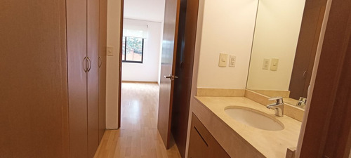 Imagen 8 de 19 de Renta Departamento De Doble Altura Con Family Room En Cuajim