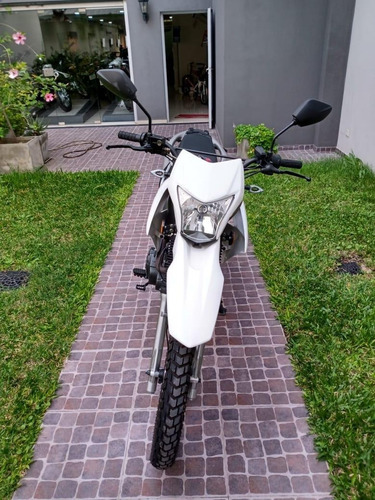 Moto Zanella Zr 250 Usada 835 Kms 2017 Oportunidad Um