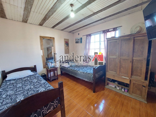 Imagen 15 de 19 de Venta En Block - Dos Casas 3 Amb. - Sobre Lote Propio.
