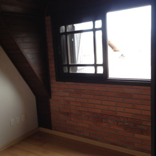 Casa Em Ipanema Com 4 Dormitórios - Mi5493