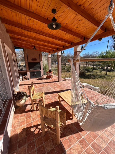 En Venta, Casa De Categoria Amoblada A 500m Del Lago
