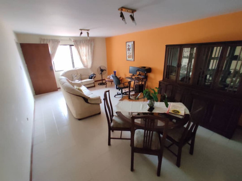 Gisela Bravo Vende Casa Apartoquinta Urbanización El Bosque Valencia Carabobo Inc-194