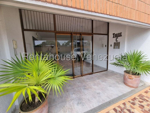 Ana Karina Molleja Vende Amplio Apartamento Zona Este Barquisimeto, Lara/ Akm