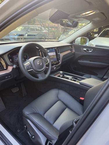 Volvo XC60 PLUS T8 AWD 462HP PHEV