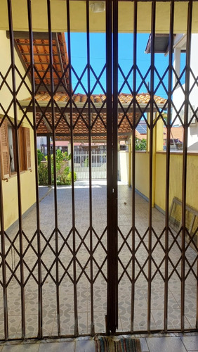 Vende-se Casa 300m Do Mar, Ampla