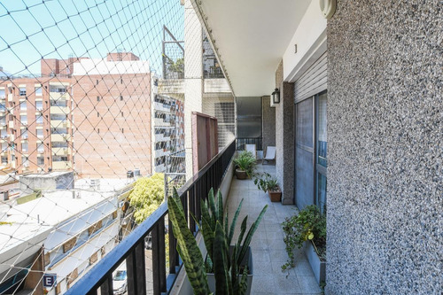 Imagen 23 de 30 de Departamento De 3 Dormitorios Mas Dependencia O Escritorio En Venta En El Centro De Rosario