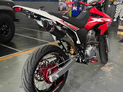 Imagen 2 de 6 de Honda Tornado 250