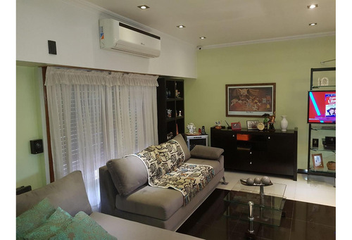 Venta Casa + Depto. Merlo Apto Credito. Calle Mitre Al 2000