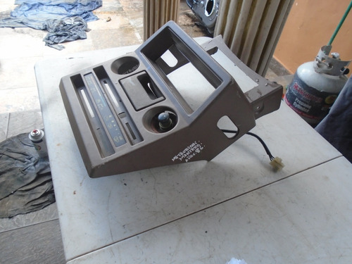Vendo Mueble De Radio De Mitsubishi Montero Año 1986