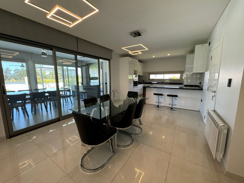Casa En Venta Puerto Roldan Vista Al Lago Calidad Premium