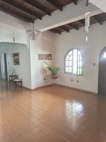 Imagen 9 de 21 de En Venta Amplia Y Hermosa Casa En La Mejor Urb. De La Ciudad