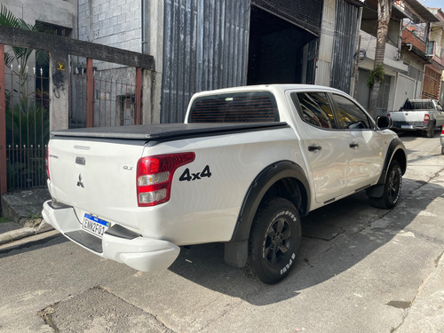 Mitsubishi L200 2.4 Triton Outdoor Glx Cab. Dupla 4x4 4p 6 marchas