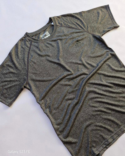Remera Deportiva Hombre Gris Original Adidas Tee M (Usado)