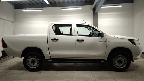 Toyota Hilux 2.7 Cabina Doble Base Mt