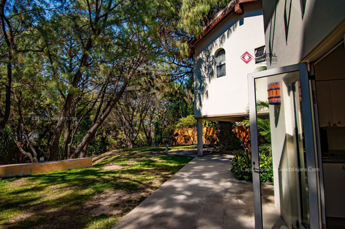 Hermosa Casa De Lujo En Venta En Puerta De Hierro Zona Andares.