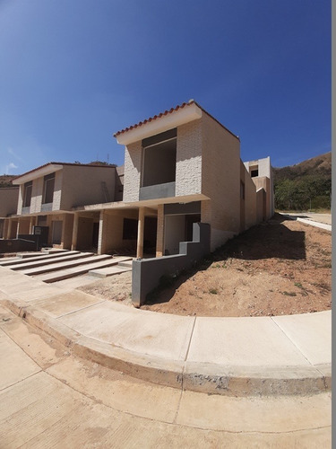 Imagen 2 de 15 de Townhouse En Venta En San Diego La Esmeralda