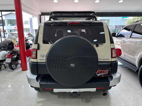 Imagen 7 de 12 de Toyota Fj .