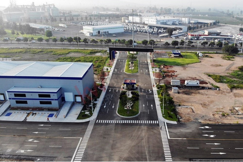 Renta De Nave Industrial De 1,320 M² Con Oficinas, A 3.7 Kms De La Carr. 57 Sobre La Carretera A...