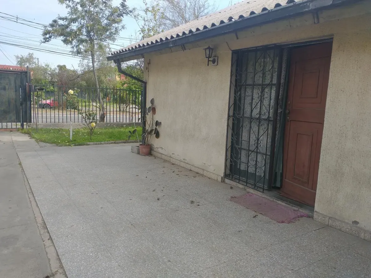 Imagen 5 de 28 de Amplio Y Bien Ubicado Sitio Con 2 Casas En San Joaquin
