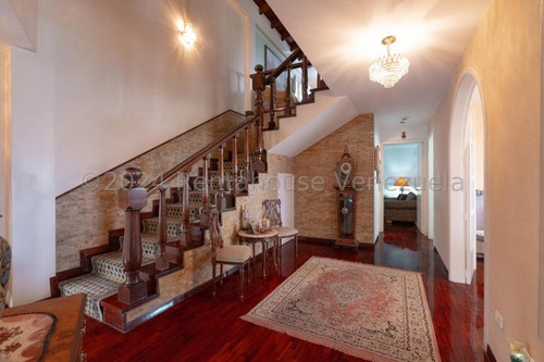 Hermosa Casa Con Un Jardín Inigualable En Venta En Colinas De La California -mls#25-9548 - Jca