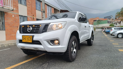 Nissan NP300 Frontier 2.5 Cd 4X4 Se Mt 4P