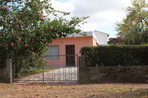 Hermosa Casa De 3 Habitaciones En Lezica