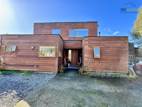 Casa En Venta De 4 Dorm. En Puerto Varas