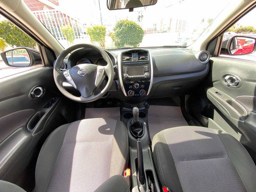 Imagen 11 de 13 de Nissan Versa 2018 1.6 Advance Mt