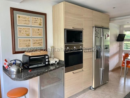 Cur Apartamento En Venta En Colinas De Valle Arriba 23-18041 Yg