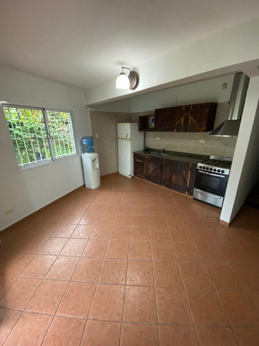 Imagen 3 de 13 de Hermosa Casa 4 Ambientes Con Lotes De 10 X 40 Monte Grande