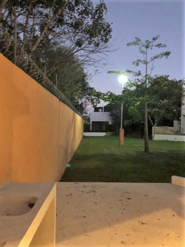Imagen 8 de 17 de Casa En Venta, 4 Recamaras, Piscina En Lagos Del Sol, Cancún.