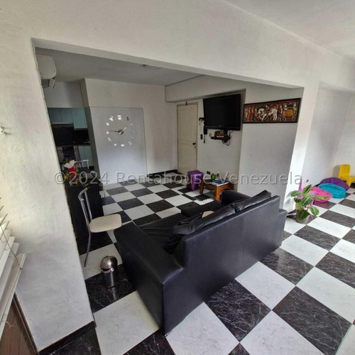 Apartamento En Venta Urb. Las Delicias, Caracas. 24-22549 Yf