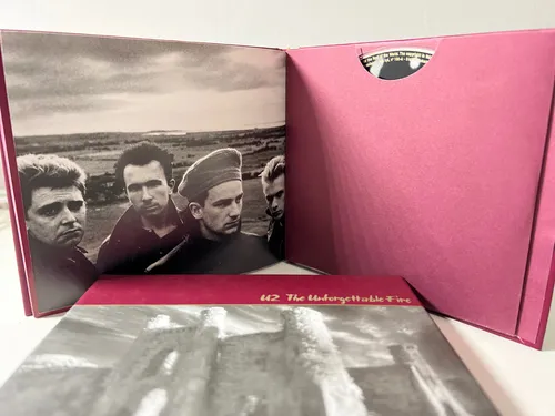 The Unforgettable Fire (Super Deluxe Edition 2CD+DVD) Box