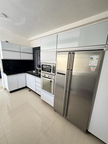 Townhouse En Naguanagua Sector Manantial Res. Naiguata (ch)