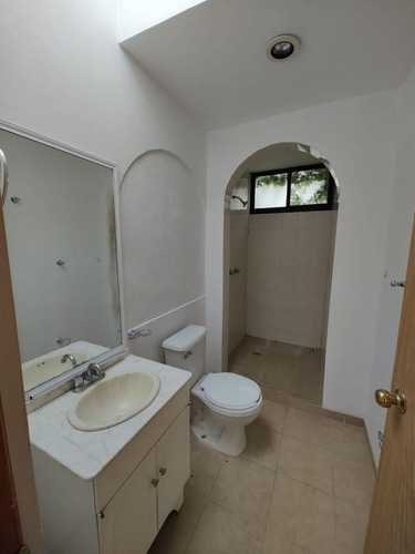 Casa Condominio En Venta En Hacienda Tétela, Cuernavaca Morelos.