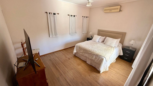 Venta Casa 3 Dormitorios Capitan Bermudez Cochera