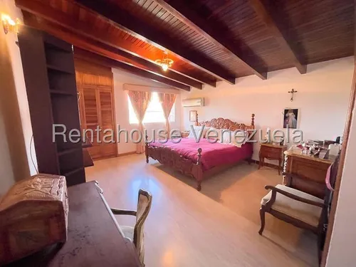 Casa En Venta. Urb. Sorocaima.