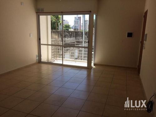Imagen 3 de 24 de Venta Departamento 1 Dormitorio - Escalera - Terraza Exclusiva - San Luis 3100 - Rosario