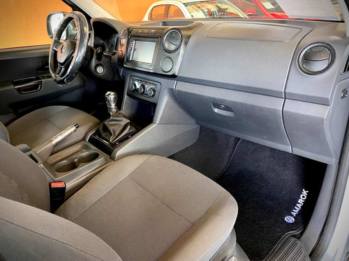 Imagem 10 de 15 de Volkswagen Amarok 2.0 Trendline Cab. Dupla 4x4 4p Manual