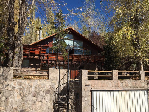 Casa En Venta De 4 Dorm. En Lo Barnechea