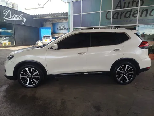 Nissan X-Trail 2.5 Exclusive