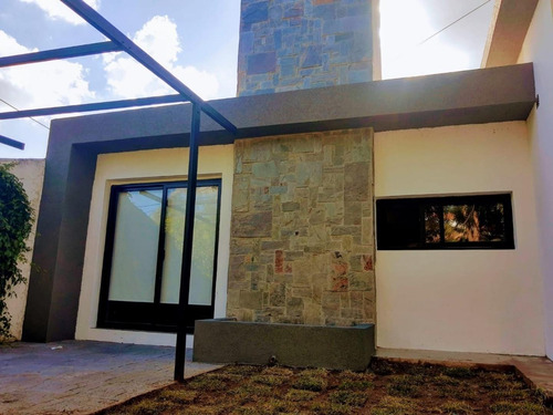 Venta De Casa En Recta Martinolli - Gran Oportunidad