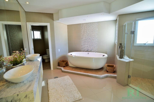 Imagem 22 de 25 de Casa Na Praia, Condomínio Fechado, Alto Padrão, 7 Suítes, Piscina, Churrasqueira, 6 Vagas, Acapulco, Guarujá. - Ca0110