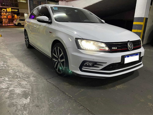 Imagen 3 de 8 de Volkswagen Vento 2018 2.0 Tsi Gli 211cv App Connect + Nav