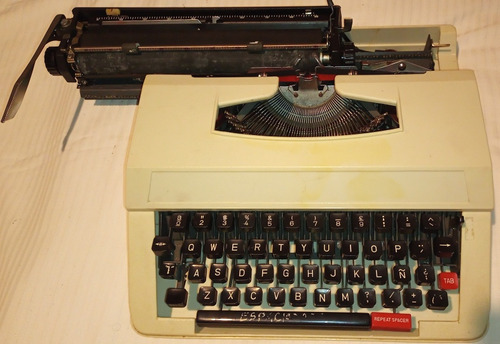 Maquina De Escribir A Reparar