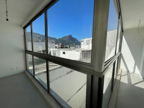 Imagem 24 de 30 de Excelente Cobertura Duplex De Alto Padrão Com Três Suítes Na Avenida Afrânio De Melo Franco, Leblon. - Co00046 - 69400607