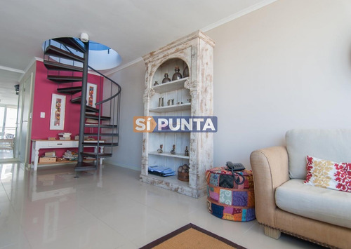Imagen 6 de 18 de Penthouse En Roosevelt En Alquiler