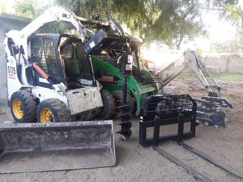 Imagen 1 de 9 de Bobcat Con Chofer Y Accesorios