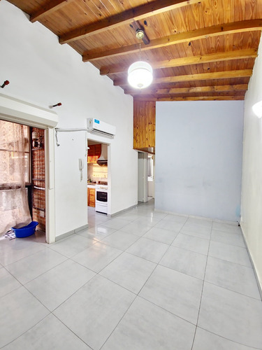 Departamento De 3 Ambientes, En Venta. Ciudad Evita